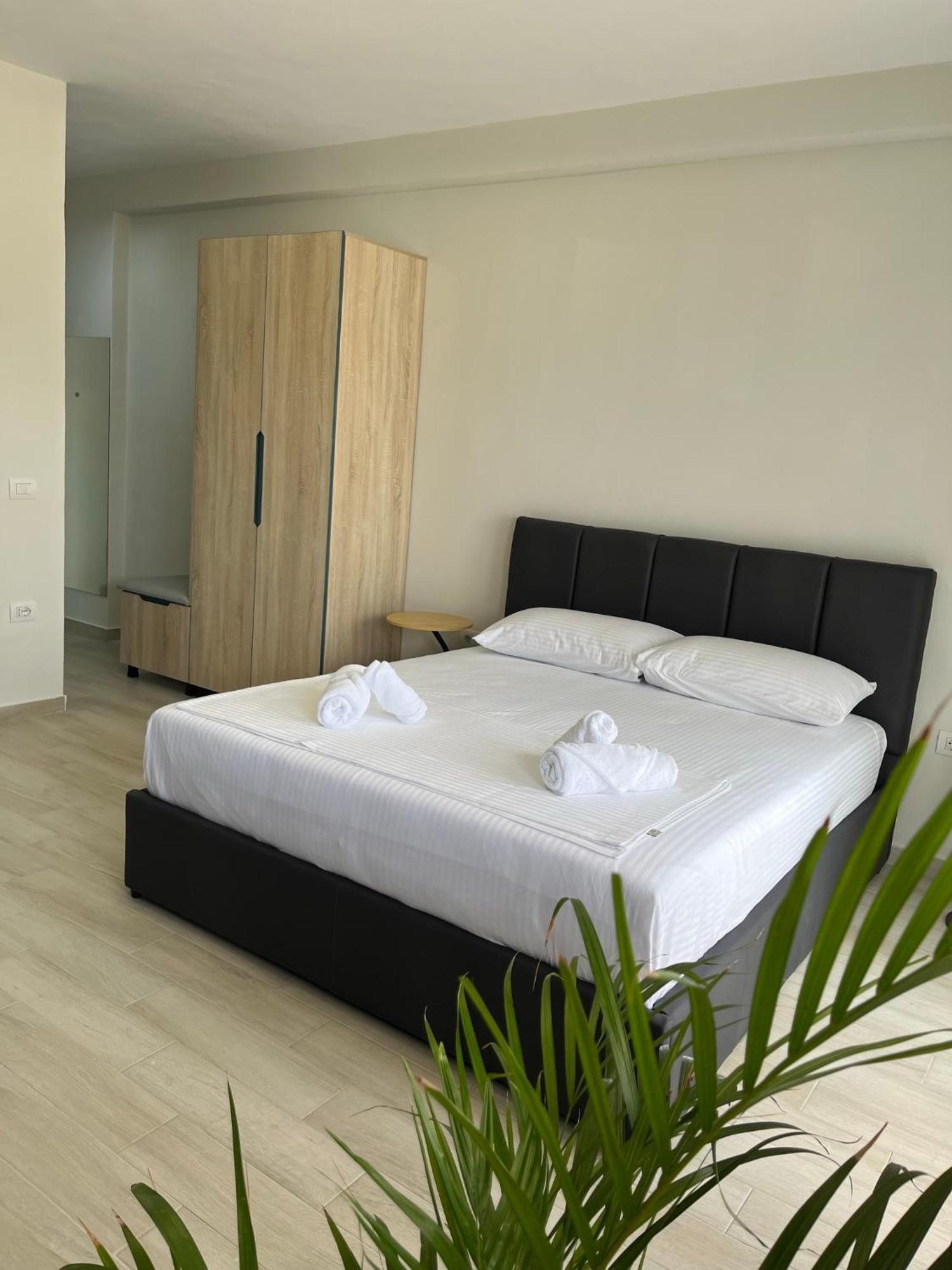 Lotus Apartments Vlorë Exterior foto